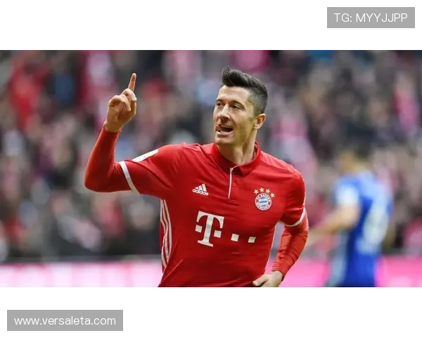 莱万多夫斯基家庭生活近况曝光，展现赛场外真实一面